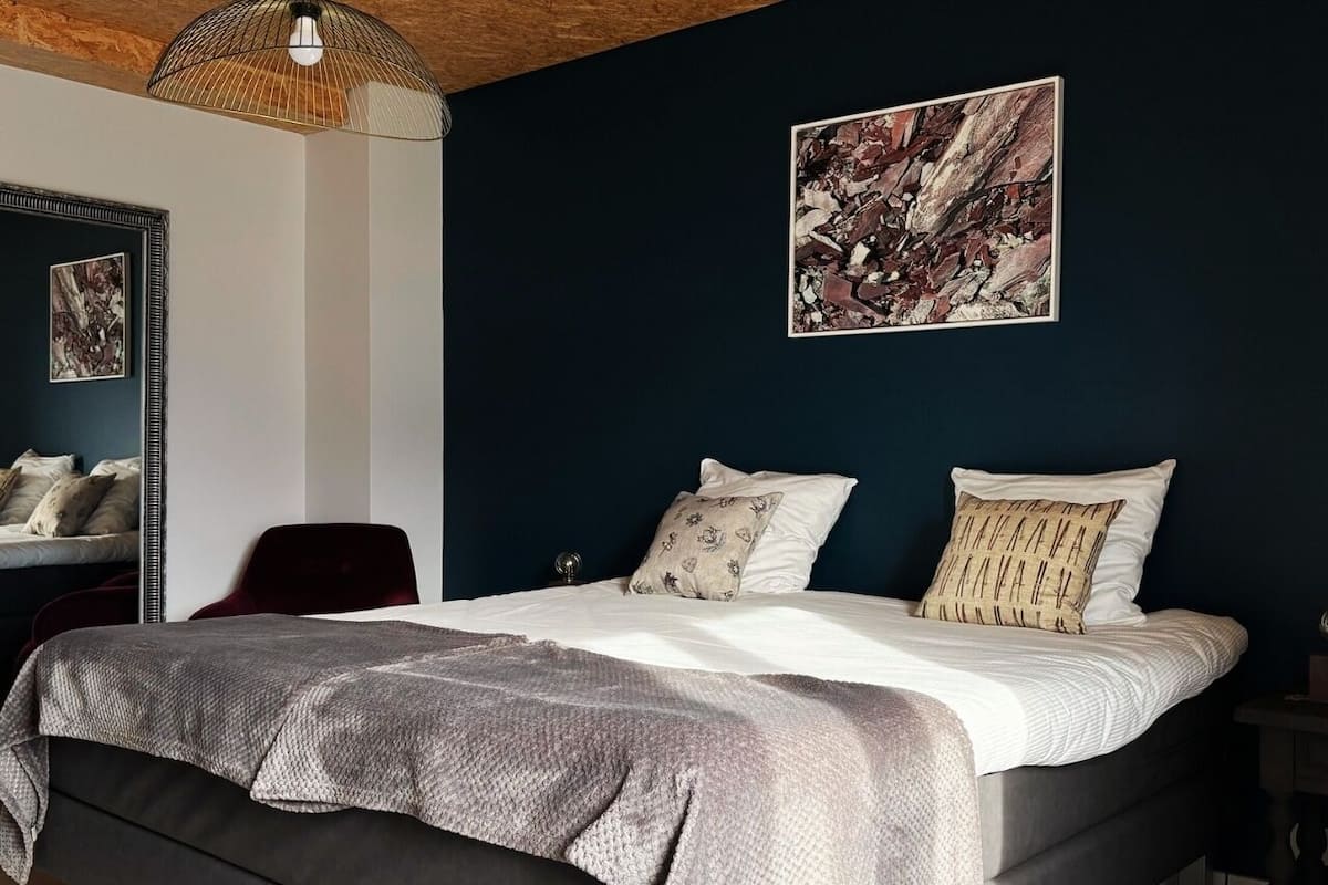 Quarto casal luxo, para não fumantes | 1 quarto, roupas de cama premium, camas Select Comfort, escrivaninha