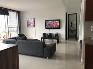 Apartamento exclusivo, várias camas, para não fumantes, vista para o lago | Escrivaninha, Wi-Fi de cortesia