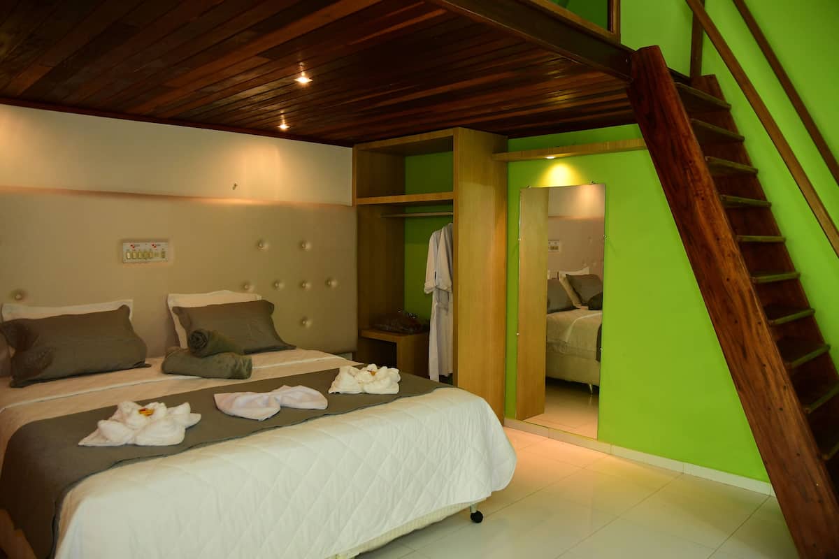 presidential room | minibar, desk, blackout curtains, free wifi