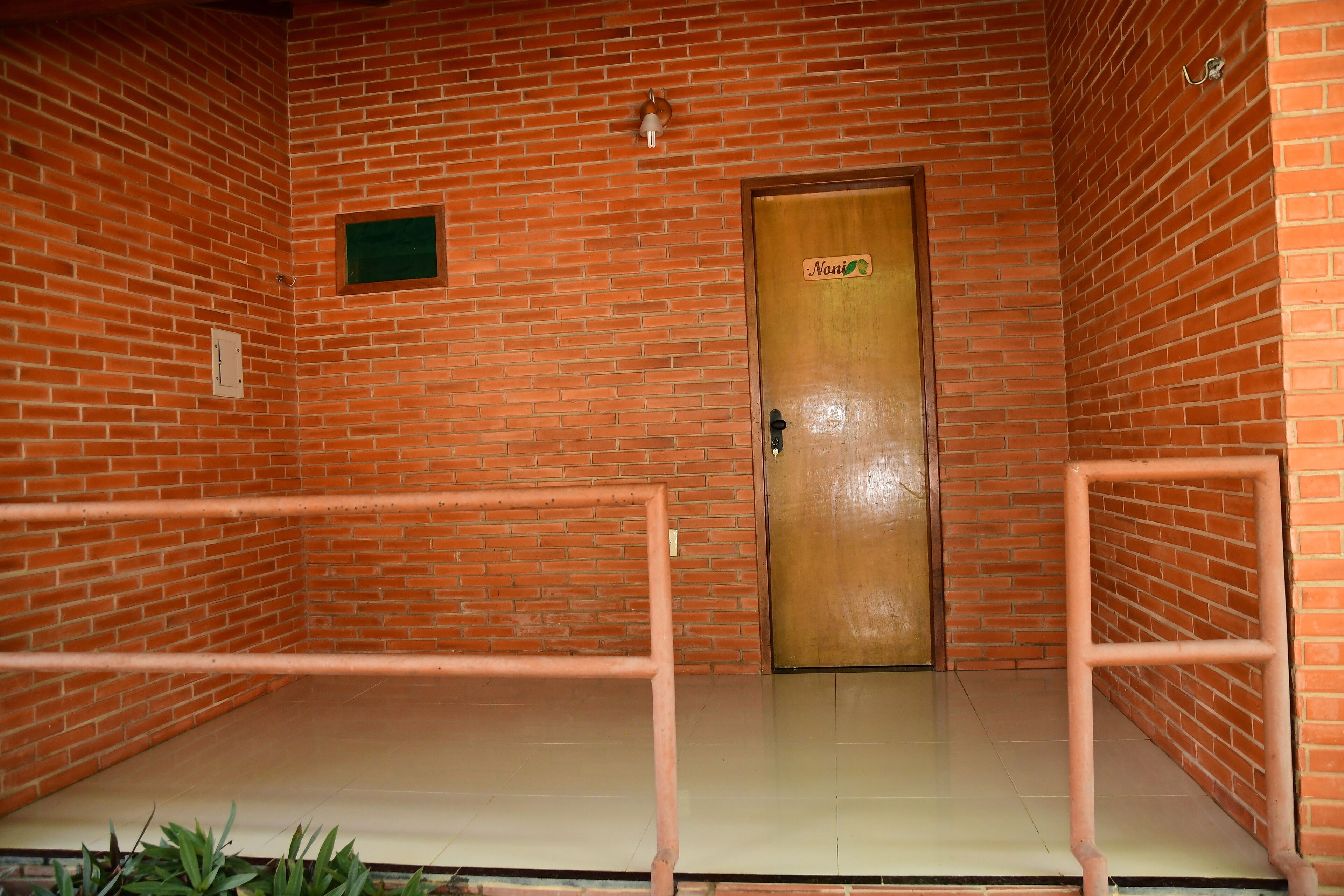 luxury room, jetted tub | living area | flat-screen tv