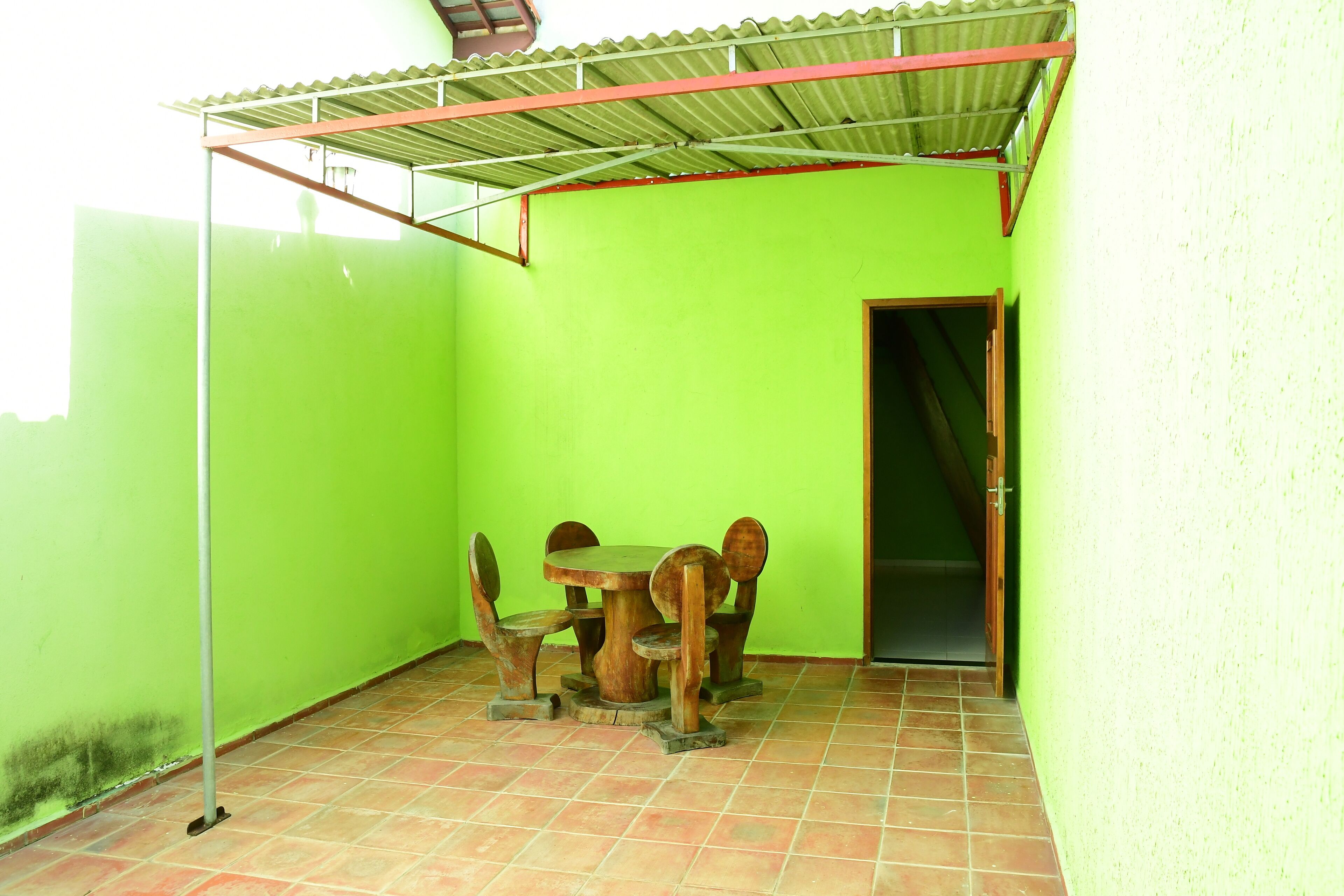 presidential room | living area | flat-screen tv