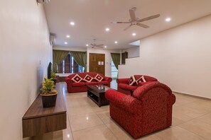 Lobby sitting area - Heritage Georgetown Retreats (George Town)