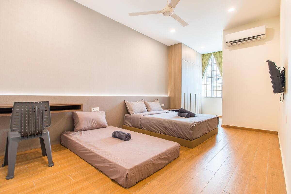 Superior Double or Twin Room, Multiple Beds, Non Smoking | Premium bedding, down comforters, blackout drapes, iron/ironing board