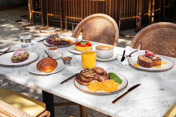 Daily full breakfast for a fee