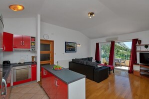 Interior - Villa Makar with  infinity heated pool,gym,grill, 3 bedrooms,3 bathrooms (Dalmatia)