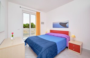 2 bedrooms, iron/ironing board, travel crib, free WiFi