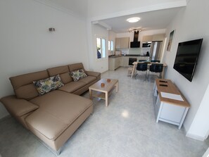 TV - Villas Cassandra and Katrina (Puerto del Carmen)