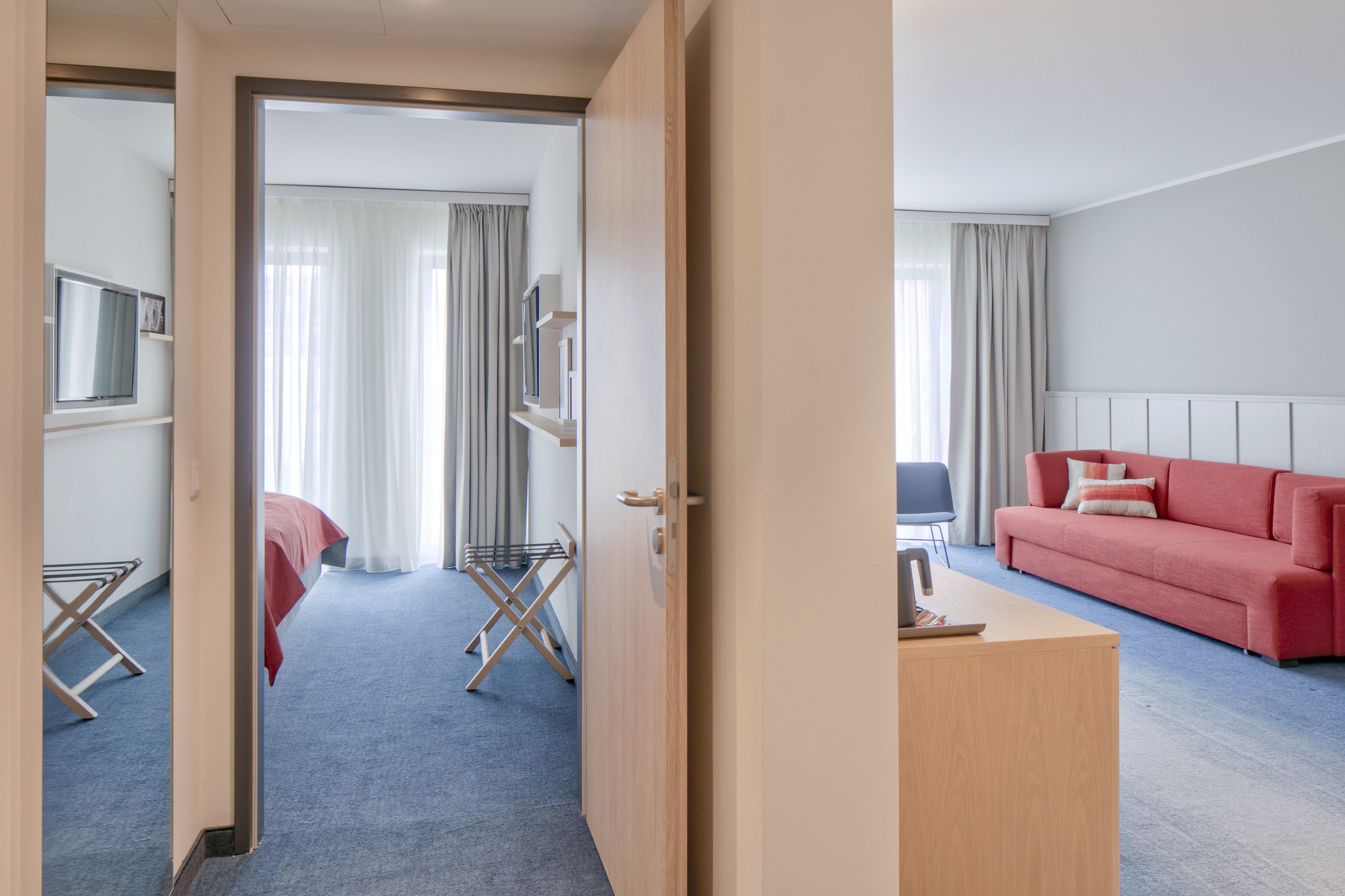 Suite, 1 King Bed, River View