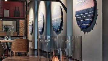 Breakfast, lunch, dinner served; local and international cuisine