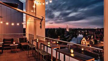 Bar (in der Unterkunft)