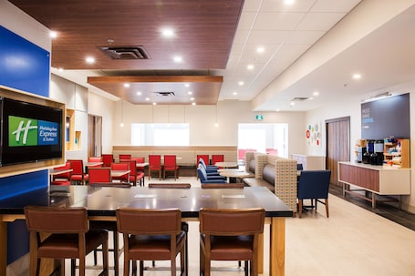 Desayuno buffet incluido todos los días . Holiday Inn Express & Suites Halifax - Dartmouth by IHG