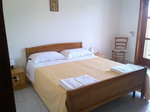 2 camere, ferro/asse da stiro