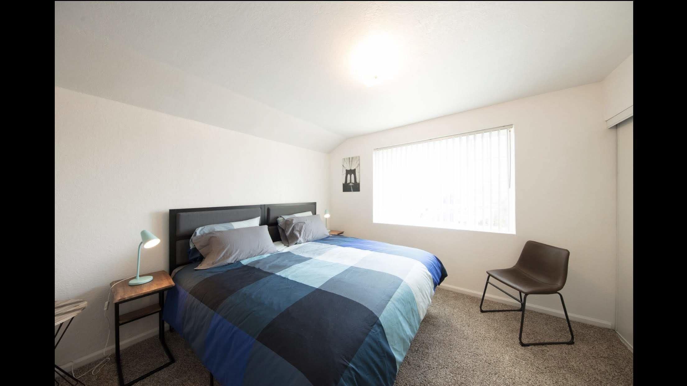 Rumah Deluks, Bebas Asap Rokok | Wi-Fi gratis