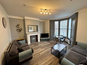 Apartment | Living area | Smart TV - Bentinck Apartments (Newcastle-upon-Tyne)
