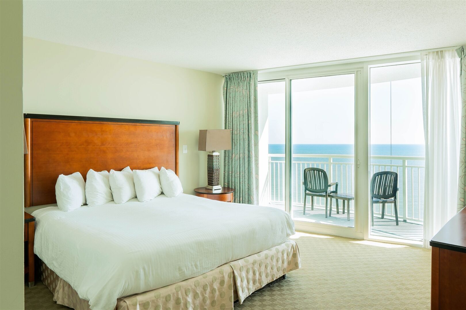 Oceanfront 3BR/2BA Condo at Sandy Beach 1611