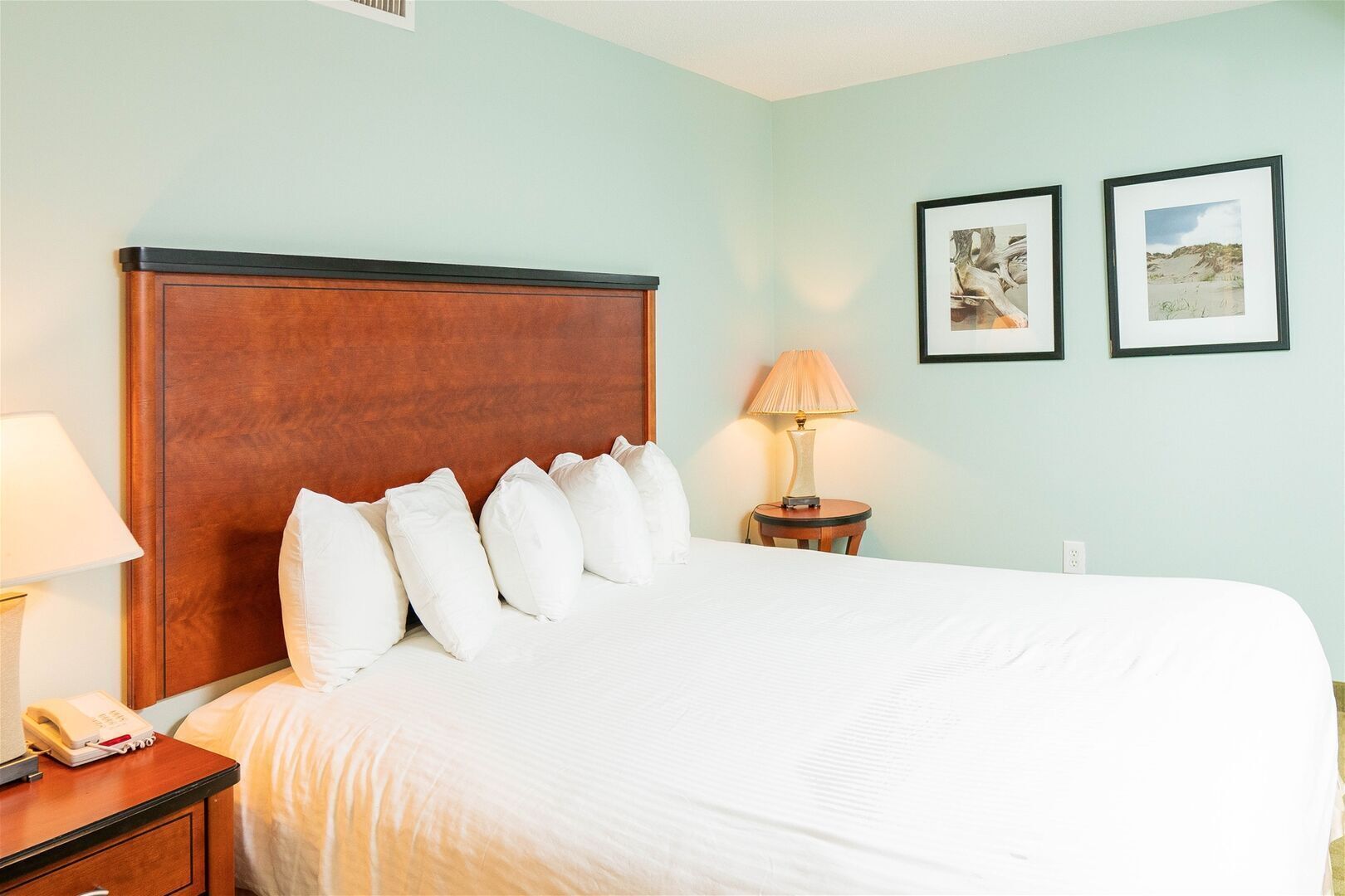 Oceanfront 3BR/2BA Condo at Sandy Beach 1611