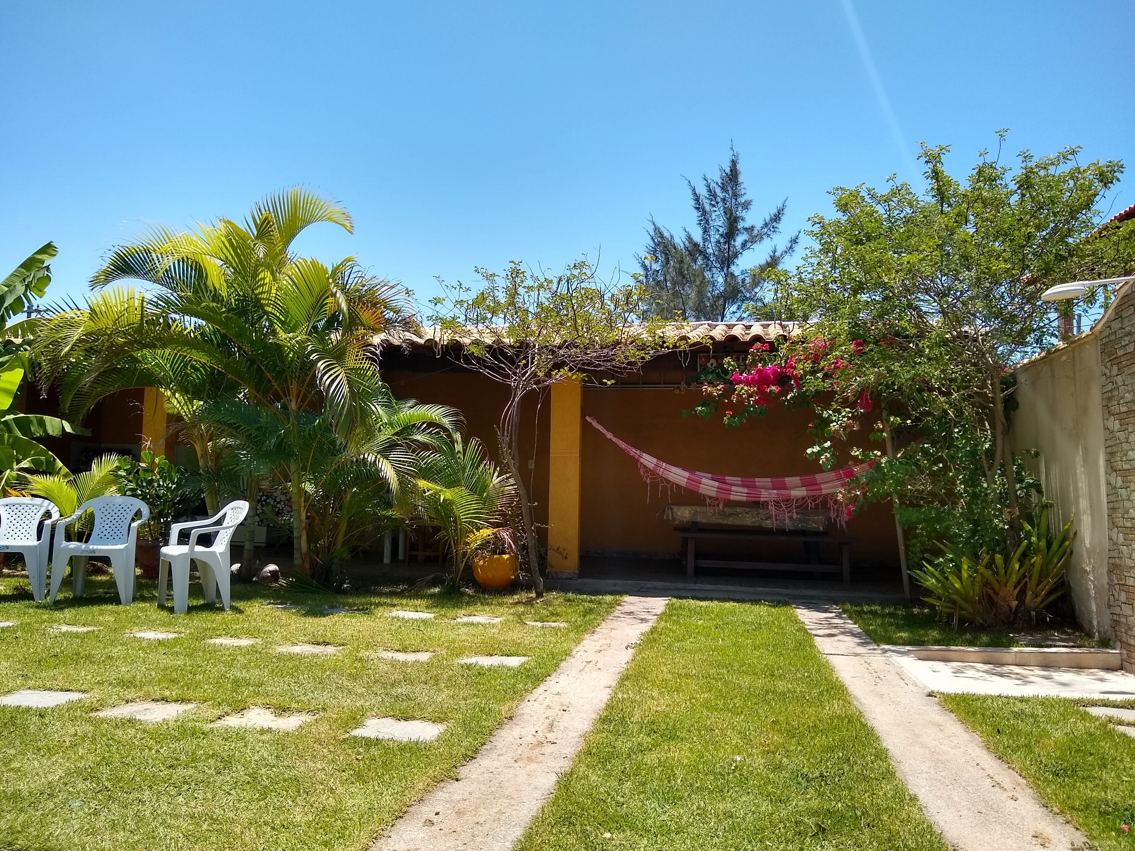 Beautiful house with garden (Figueira) .Recanto between the Sea and the Lagoon. Your family deserves it!