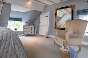 1 dormitorio, tabla de planchar con plancha, wifi y ropa de cama