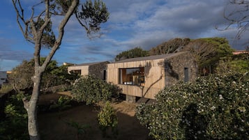 Deluxe Studio, Garden View | Garden view