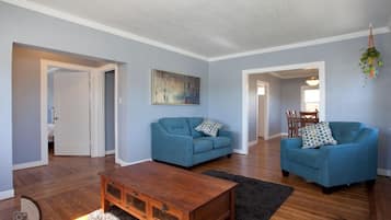 Deluxe House, Non Smoking | Living area | Flat-screen TV