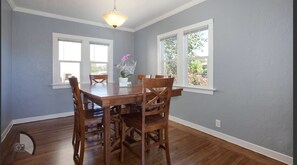 Deluxe House, Non Smoking | In-room dining - Romantic House (Richmond)