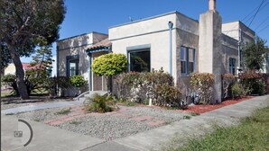 Exterior - Romantic House (Richmond)