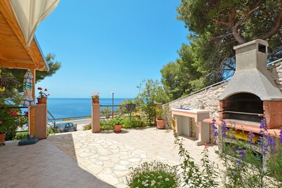 Bilo 1 in Primosten, only 30m from the beach
