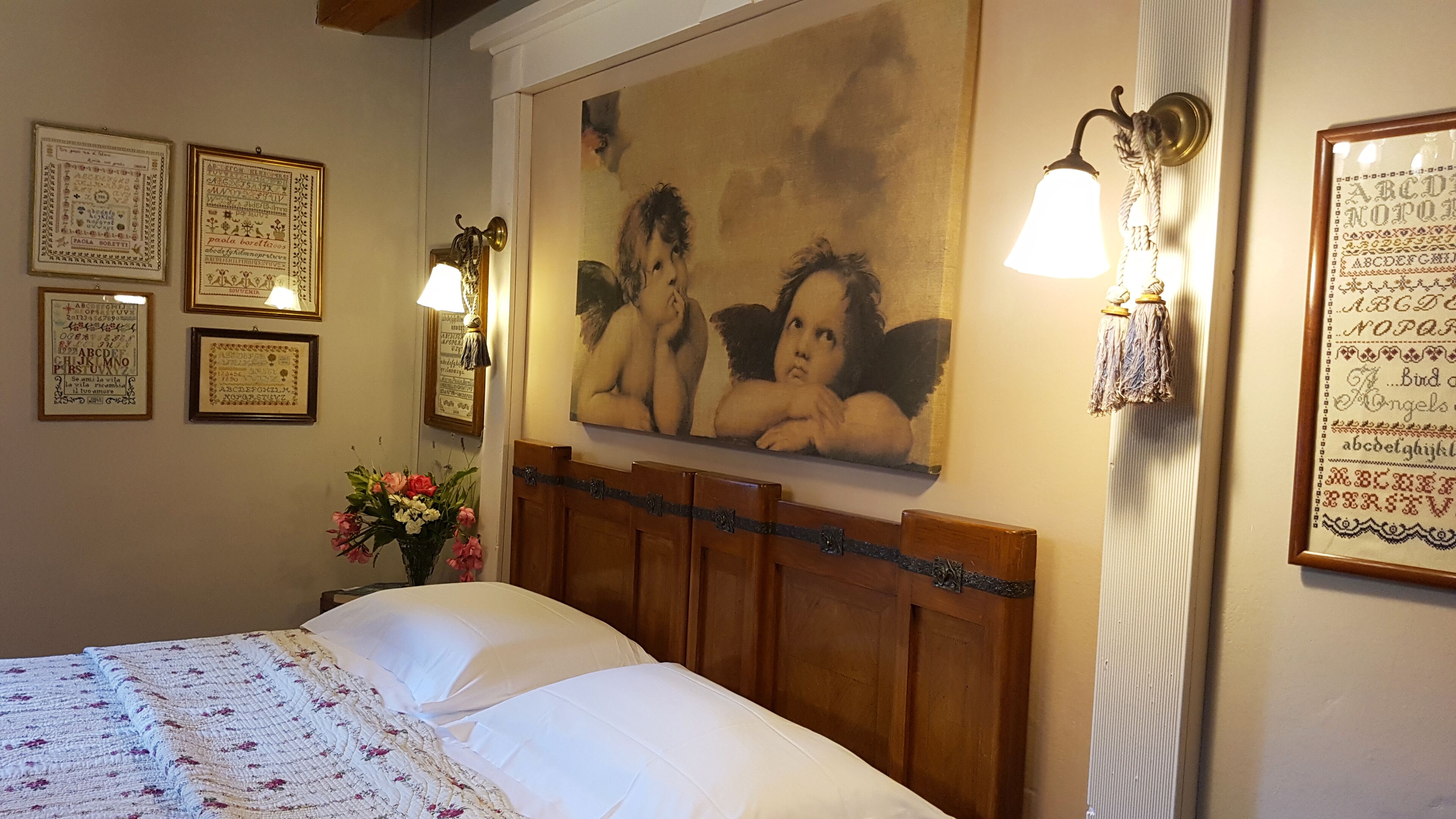 VILLA in FLORENTINE HILLS. 220 EXCELLENT REVIEWS. 100% travelers recommend.