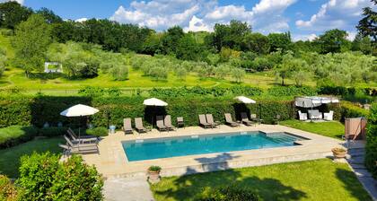 VILLA in FLORENTINE HILLS. 220+ EXCELLENT REVIEWS. 100% travelers recommend.