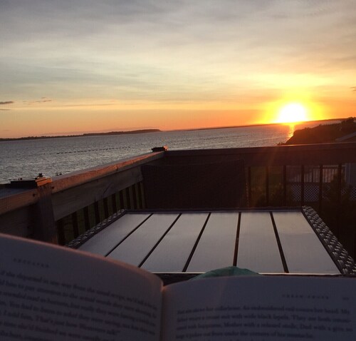 Waterfront Cottage Rental - Hardingdale Cottage