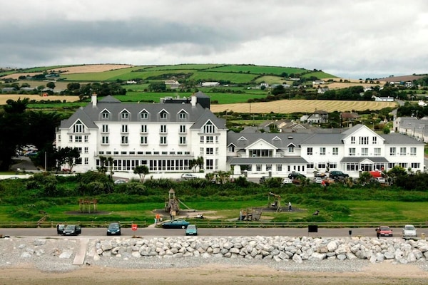 Garryvoe Hotel