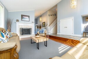 Smart TV, fireplace, table football, ping pong