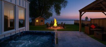 Private Lakefront Cottage | Hot Tub | Family-Friendly Retreat Lake Simcoe