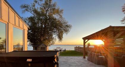 Tex Luxury Cottage am Wasser (35 Minuten Fahrt von Toronto)
