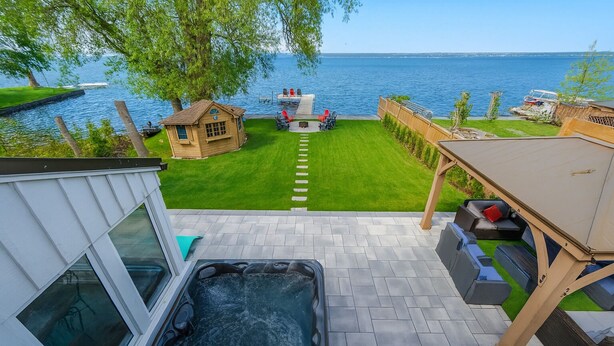 Terrace/patio - Lakefront Lake Simcoe Retreat | Private Dock, Hot Tub & Sandy Shore (Georgina)