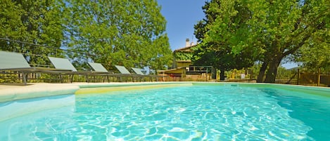 Piscine extérieure, piscine chauffée