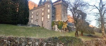 Gîte 50 m² ,  dans un petit bourg de vallée au bord de la rivière l'aspre.