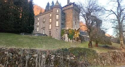 Cottage 50 m², in a small valley town on the banks of the Aspre river.