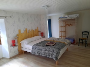 1 chambre, bureau, Wi-Fi, draps fournis