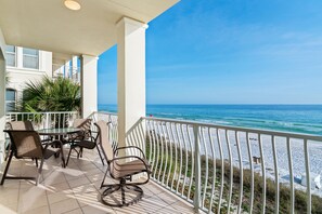 Outdoor dining - The Villas at Santa Rosa Beach C201 (Santa Rosa Beach)