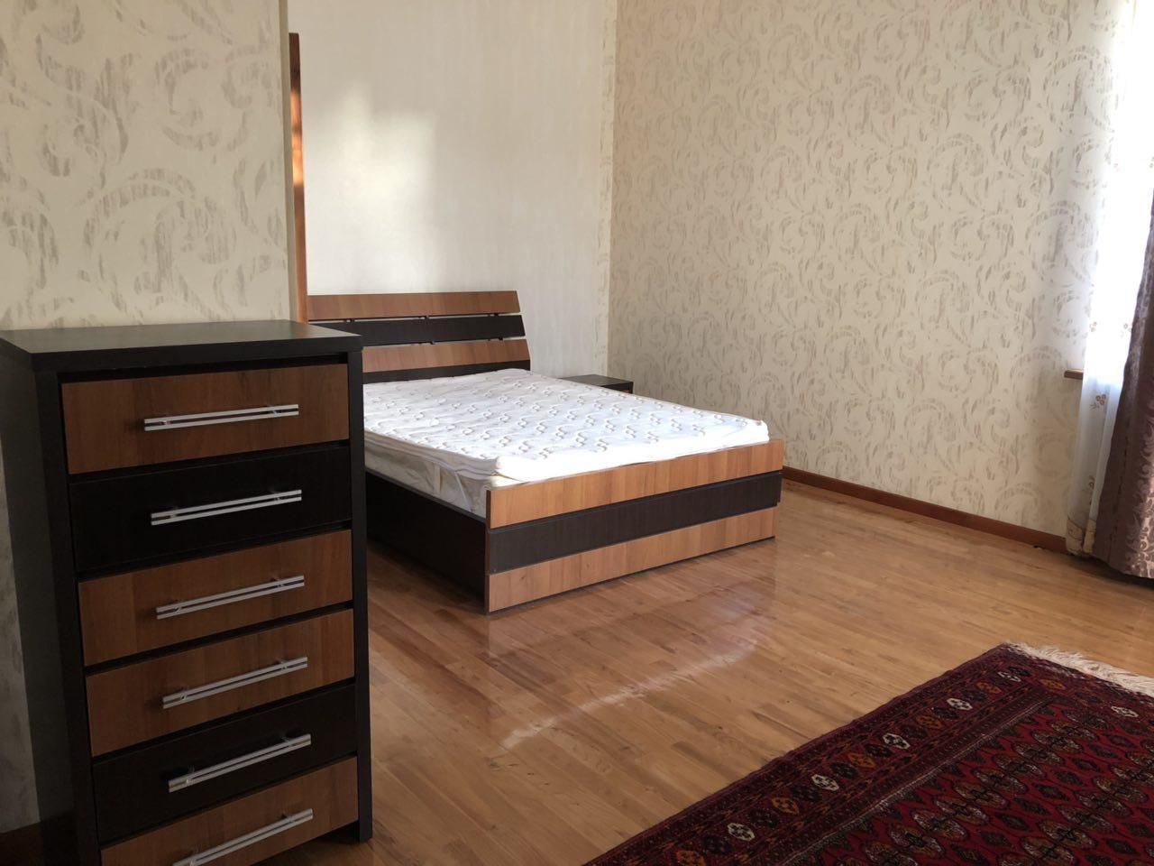 4 bedrooms, desk, soundproofing, iron/ironing board