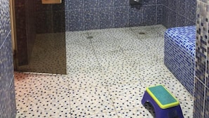 Una piscina techada