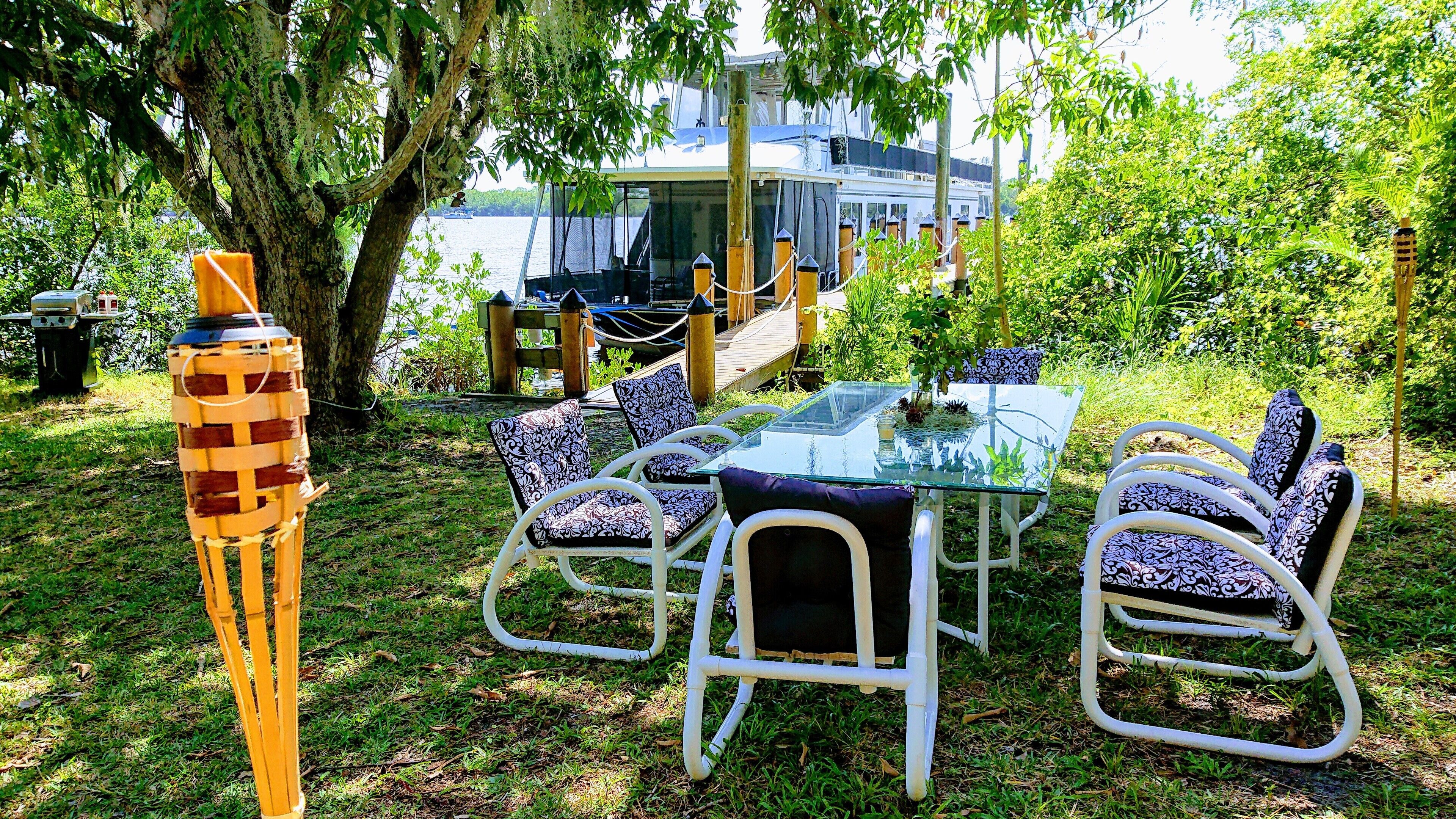 3 Bedroom/2 Bath House Boat on Dock with 3 Acres of Private Land Near Downtown