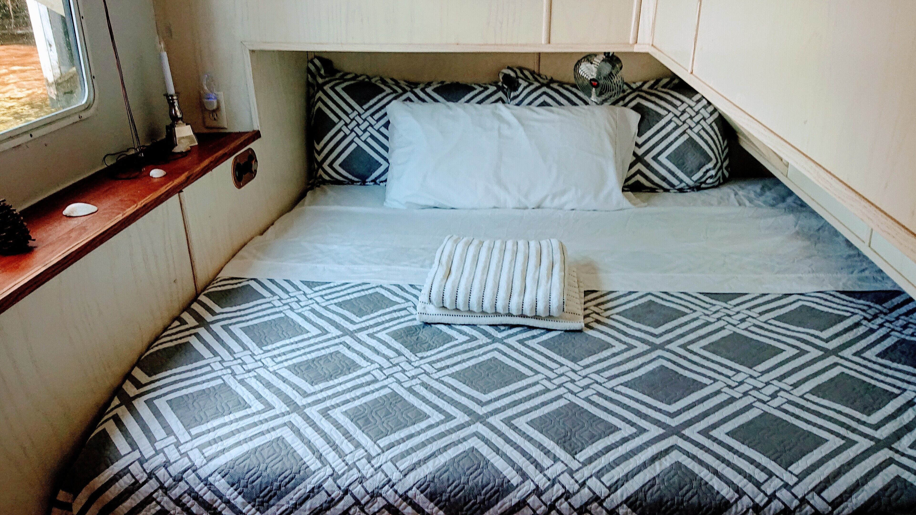 3 Bedroom/2 Bath House Boat on Dock with 3 Acres of Private Land Near Downtown