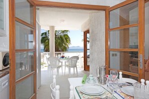 Outdoor dining - SPECTACULAR APARTMENT ON THE SEA,  (Alcúdia)