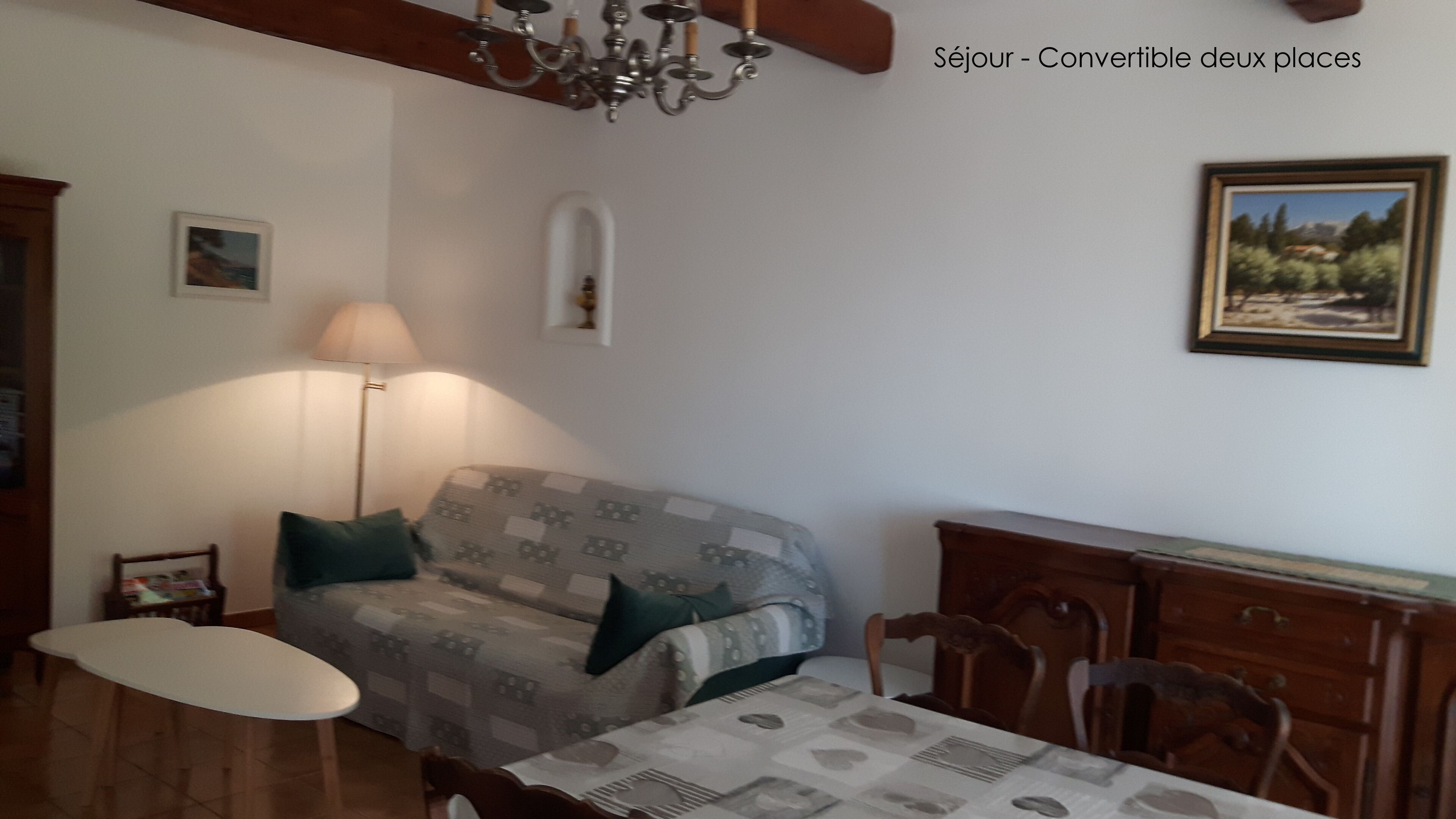 CLOS DE JOCE. Charming house between Sanary and Ollioules