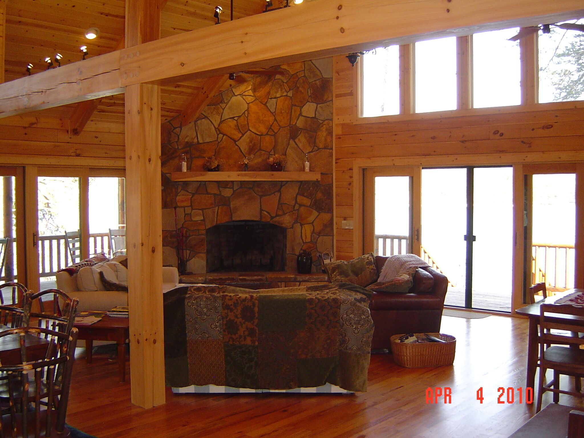 Prime Point-Chiggerchaw Lodge-Oct-Nov Dates Discounted
Sleeps 12-6 B/R, 4.5 Bath