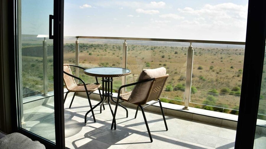 Elegant Comfy 3 Bedroom Apartment