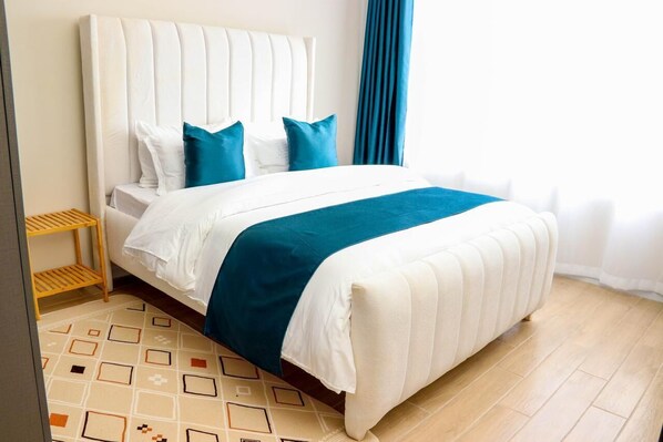 Lägenhet - 2 sovrum - balkong | Egyptiska bomullslakan, sängtillbehör av högsta kvalitet och duntäcken