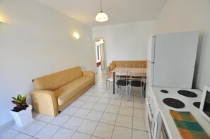 Apartment, 1 Bedroom | Living area